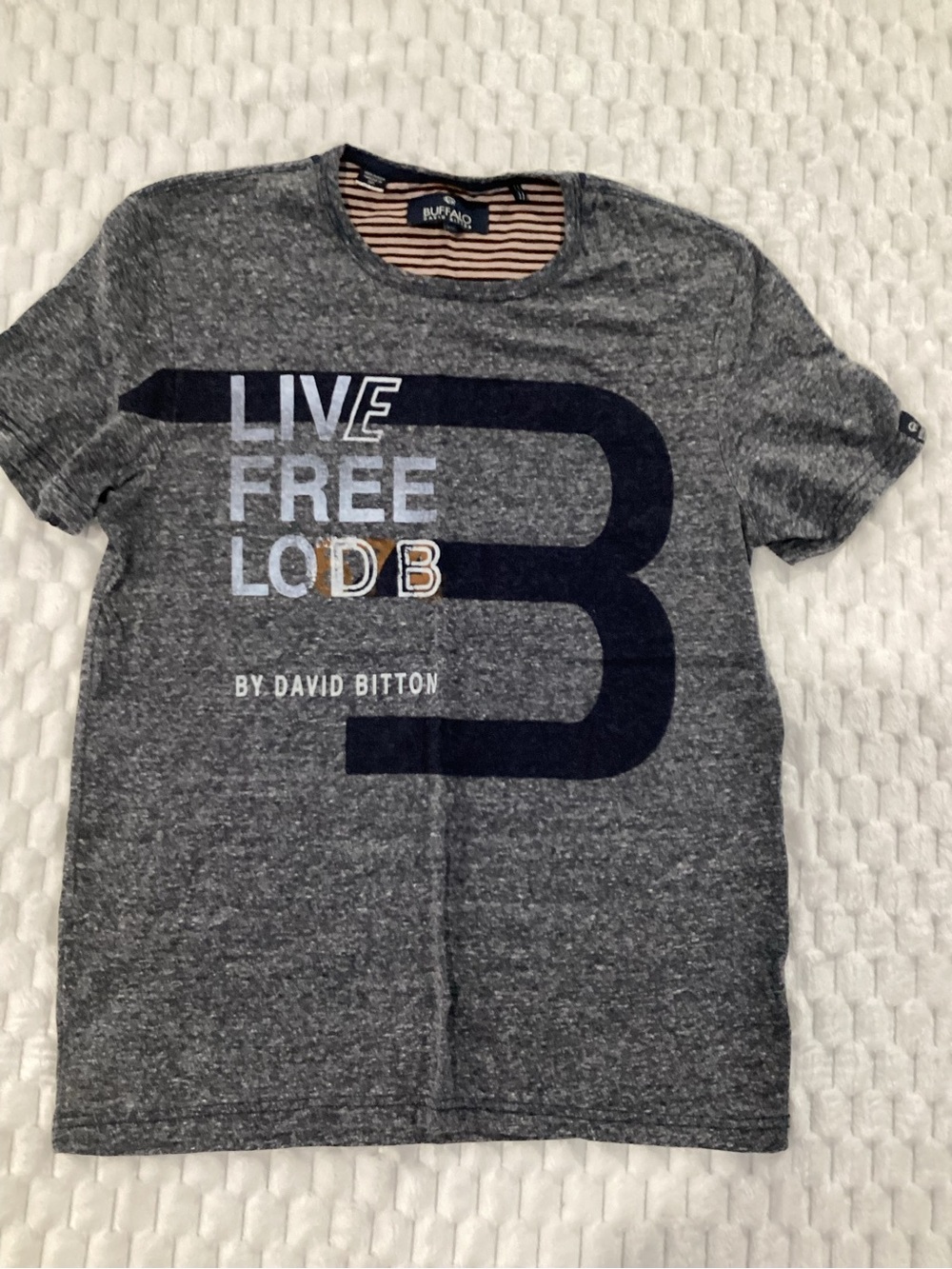 Buffalo David Bitton Gray Graphic 'LIVE FREE' Tee